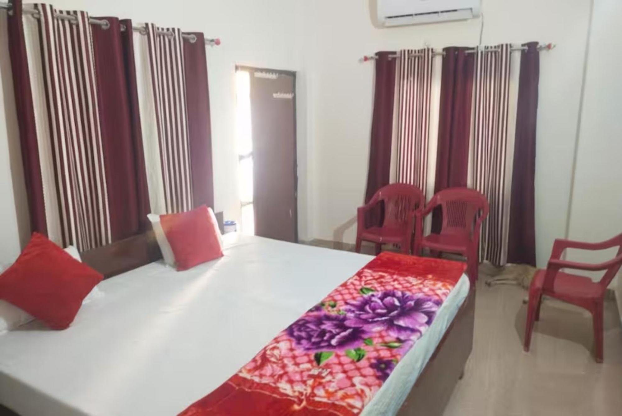Hotel Paradise Perfect Location - Parking Facilities Varanasi